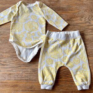 Monica + Andy Organic Cotton Floral Bodysuit & Jogger Set 0–3 Months